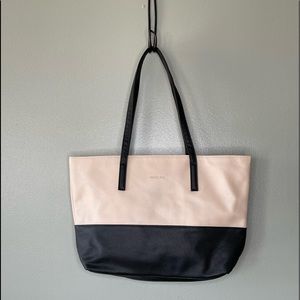 Mary Kay spacious genuine leather tote.
